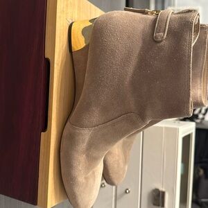 Unique Tory Burch beige and gold boots